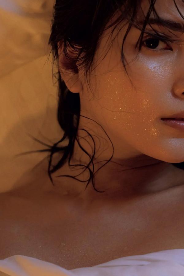 南里美希  《南里美希 - jamais vu》日本女神清纯街拍与沙滩大尺度性感湿身写真第60张图片