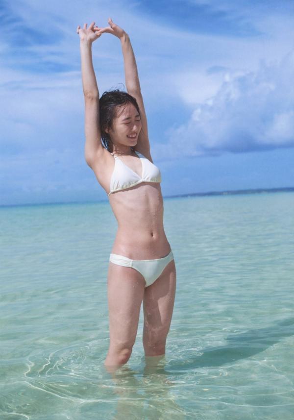 工藤遥   PB写真集_工藤遥《ハルカゼ》：海滩泳池比基尼与冰雪冬日私房照 [101P]第2张图片