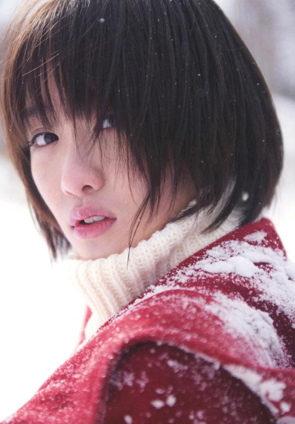 工藤遥   PB写真集_工藤遥《ハルカゼ》：海滩泳池比基尼与冰雪冬日私房照 [101P]第85张图片