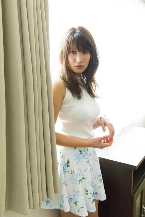 久松郁実 久松郁实  久松郁实写真集：海滨清新比基尼与私房蕾丝诱惑，展现日本甜美治愈系女神的迷人魅力第42张图片
