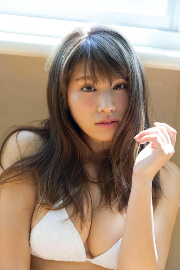 久松郁実 久松郁实  久松郁实写真集：海滨清新比基尼与私房蕾丝诱惑，展现日本甜美治愈系女神的迷人魅力第65张图片