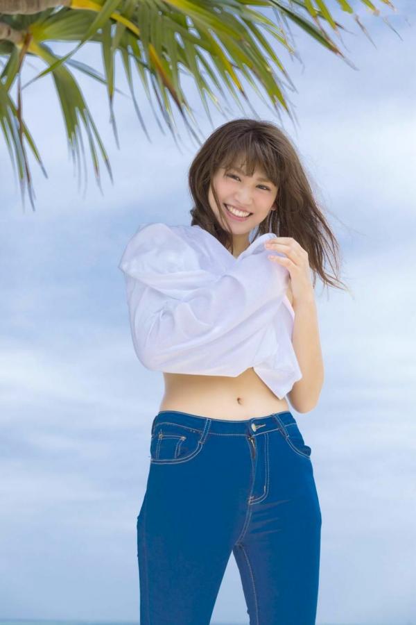 久松郁実 久松郁实  久松郁实写真集：海滨清新比基尼与私房蕾丝诱惑，展现日本甜美治愈系女神的迷人魅力第116张图片