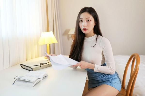 細谷理紗 细谷理纱  韩国美女Risa：第一堂课户外私房写真，清新紧身白衣勾勒曼妙曲线，韩系女神清纯与性感并存，极品美腿大尺度推荐第26张图片