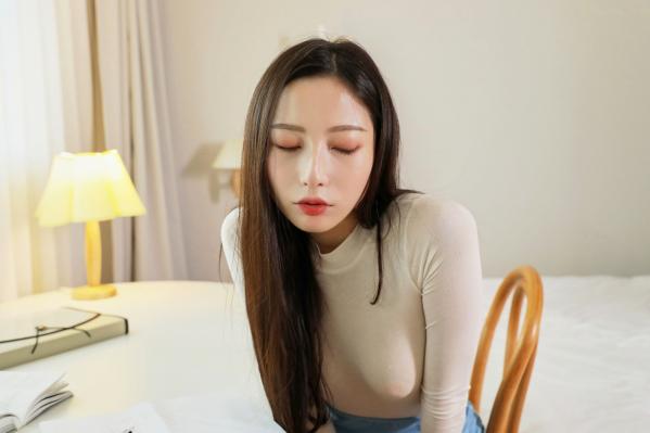 細谷理紗 细谷理纱  韩国美女Risa：第一堂课户外私房写真，清新紧身白衣勾勒曼妙曲线，韩系女神清纯与性感并存，极品美腿大尺度推荐第28张图片