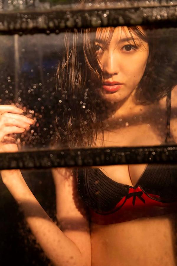 岩﨑名美  岩﨑名美 - THE LAST MISSION [73P] 丝绸睡衣性感私房写真 暗调优雅美腿诱惑第20张图片
