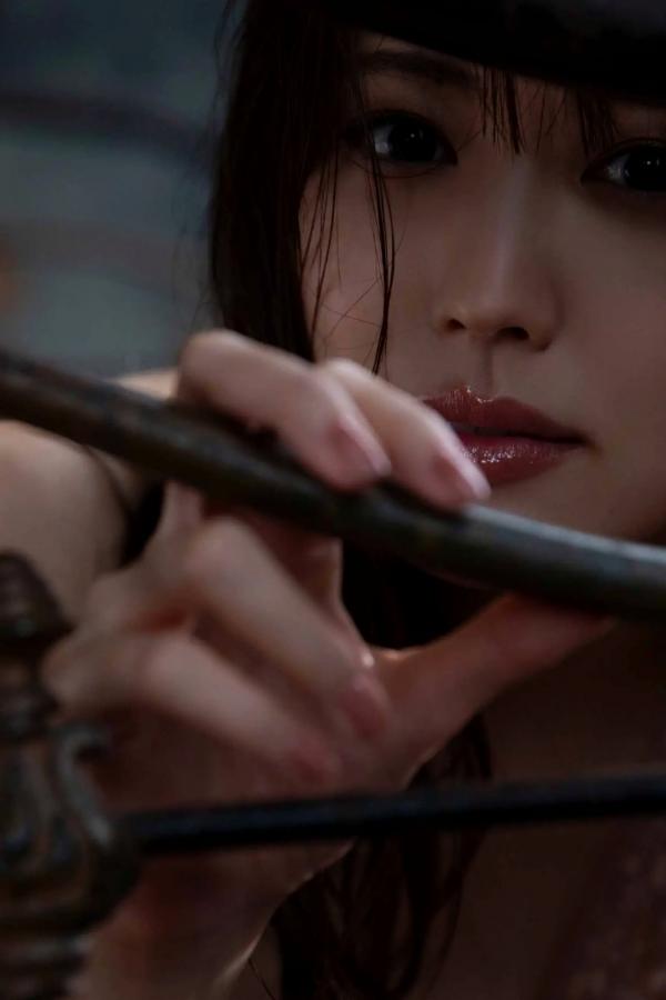 岩﨑名美  岩﨑名美 - THE LAST MISSION [73P] 丝绸睡衣性感私房写真 暗调优雅美腿诱惑第43张图片