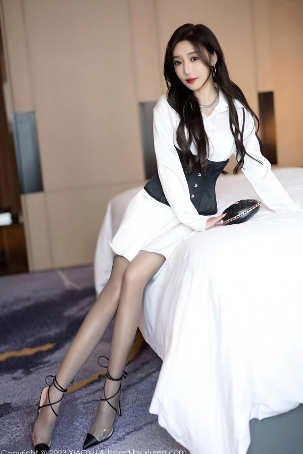 王馨瑶   XiaoYu语画界-990-王馨瑶：极致性感灰色内衣私房写真，穿白色衬衫与丝袜尽显撩人曲线，无圣光大尺度唯美呈现第5张图片