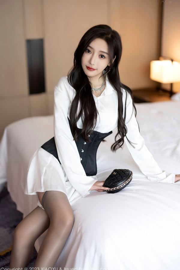王馨瑶   XiaoYu语画界-990-王馨瑶：极致性感灰色内衣私房写真，穿白色衬衫与丝袜尽显撩人曲线，无圣光大尺度唯美呈现第6张图片