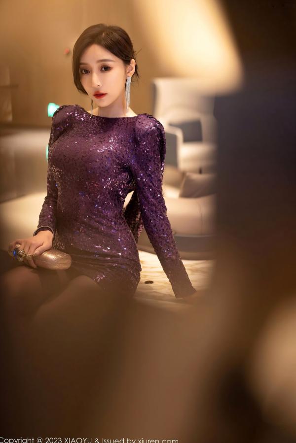 王馨瑶   王馨瑶Yanni性感私房照：紫色亮片露背礼裙搭配超薄黑丝，演绎撩人室内诱惑与高级时尚感第1张图片