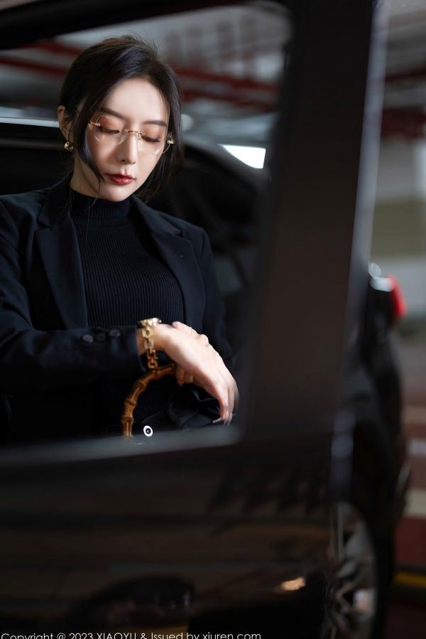 王馨瑶   XiaoYu语画界-王馨瑶Yanni黑丝OL职场诱惑与蕾丝内衣私房写真，极致身材演绎干练与性感双重风格，无圣光大尺度唯美呈现第9张图片