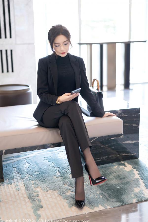 王馨瑶   XiaoYu语画界-王馨瑶Yanni黑丝OL职场诱惑与蕾丝内衣私房写真，极致身材演绎干练与性感双重风格，无圣光大尺度唯美呈现第13张图片
