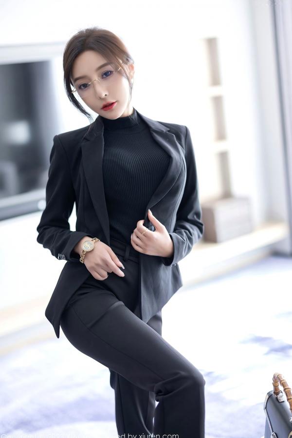 王馨瑶   XiaoYu语画界-王馨瑶Yanni黑丝OL职场诱惑与蕾丝内衣私房写真，极致身材演绎干练与性感双重风格，无圣光大尺度唯美呈现第23张图片