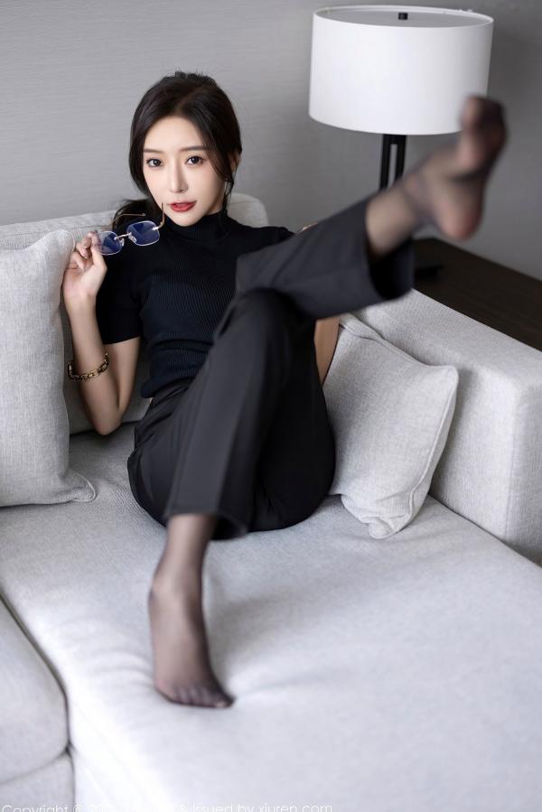 王馨瑶   XiaoYu语画界-王馨瑶Yanni黑丝OL职场诱惑与蕾丝内衣私房写真，极致身材演绎干练与性感双重风格，无圣光大尺度唯美呈现第40张图片