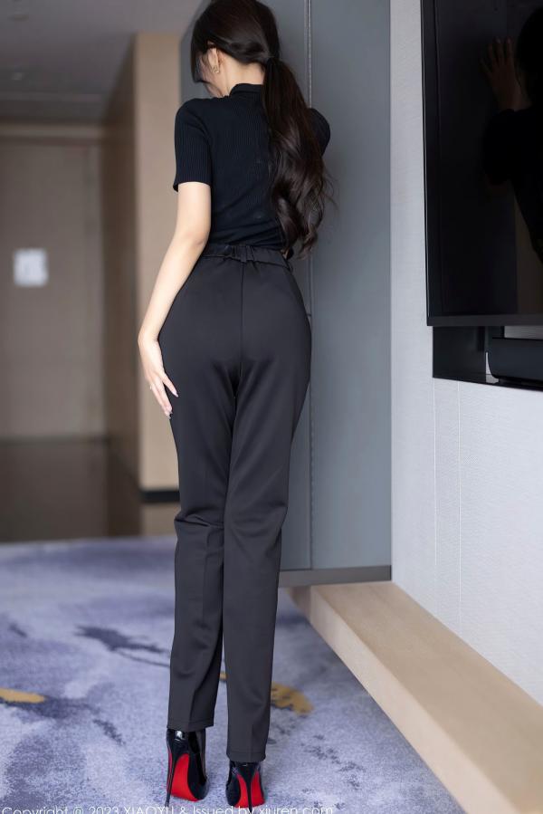 王馨瑶   XiaoYu语画界-王馨瑶Yanni黑丝OL职场诱惑与蕾丝内衣私房写真，极致身材演绎干练与性感双重风格，无圣光大尺度唯美呈现第43张图片
