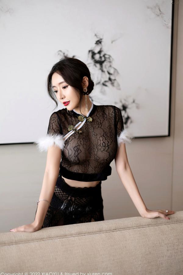 王馨瑶   XiaoYu语画界926期：王馨瑶Yanni黑色薄纱情趣旗袍私房，极品蕾丝袜诱惑尽显冷艳气质第6张图片