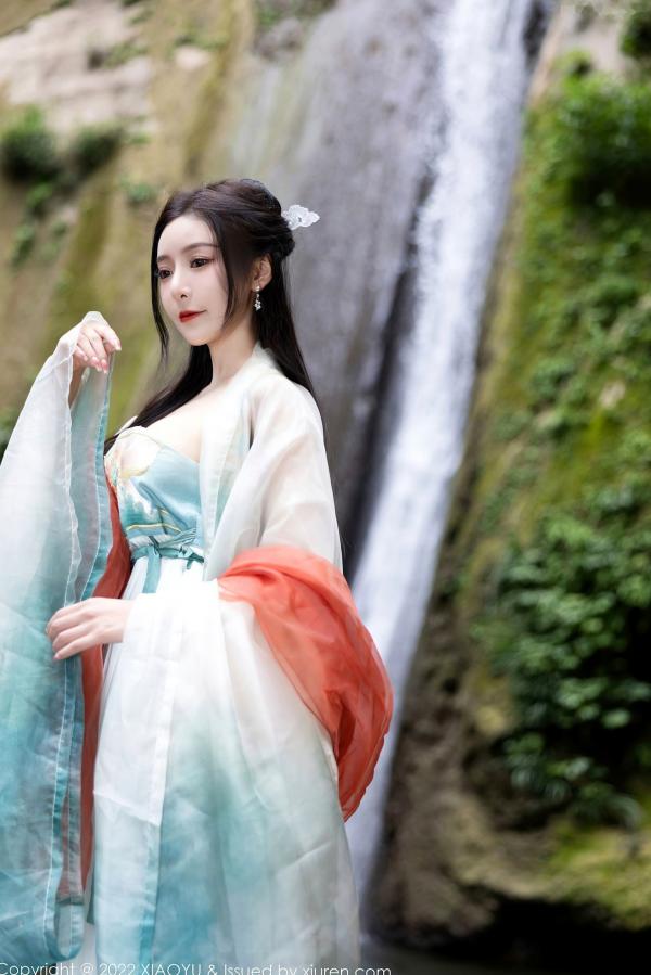 王馨瑶   XiaoYu语画界：王馨瑶Yanni杭州户外旅拍，素雅汉服国风写真，清纯仙气与丝袜诱惑尽显东方风韵第21张图片
