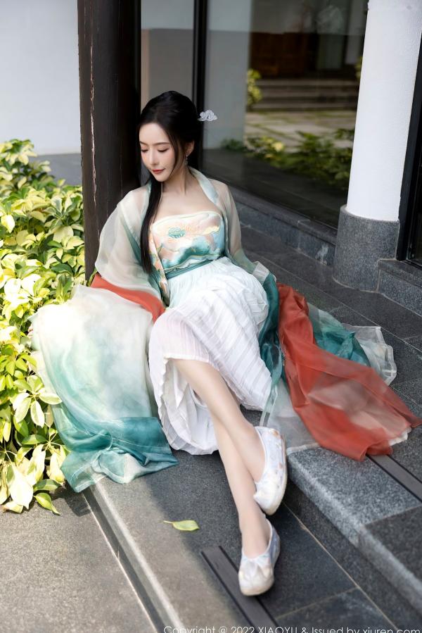 王馨瑶   XiaoYu语画界：王馨瑶Yanni杭州户外旅拍，素雅汉服国风写真，清纯仙气与丝袜诱惑尽显东方风韵第28张图片