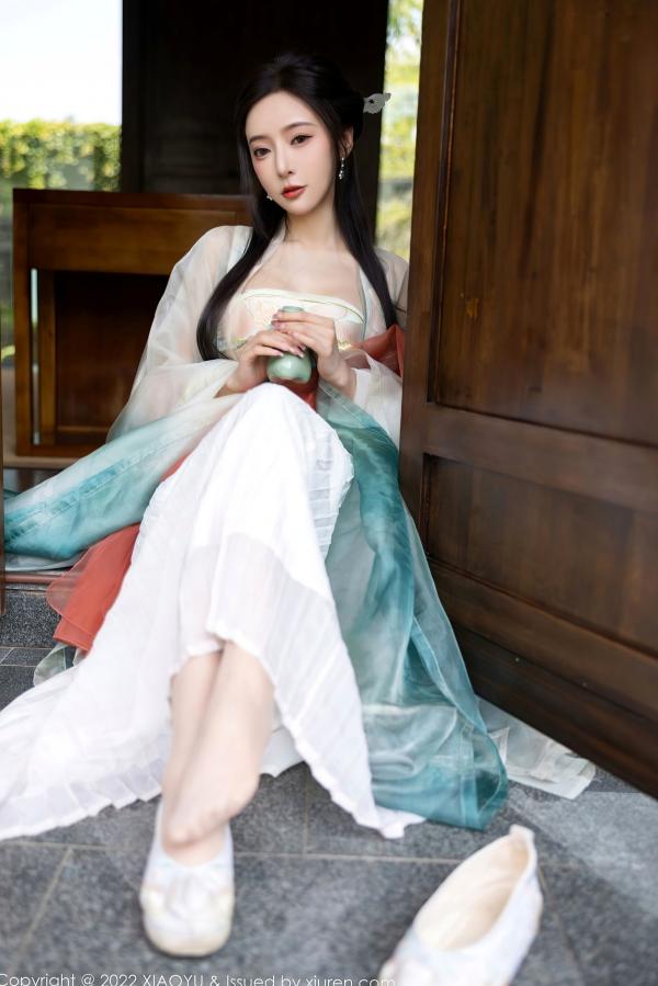 王馨瑶   XiaoYu语画界：王馨瑶Yanni杭州户外旅拍，素雅汉服国风写真，清纯仙气与丝袜诱惑尽显东方风韵第35张图片