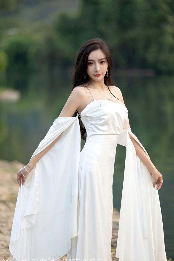 王馨瑶   XiaoYu语画界884期：王馨瑶Yanni杭州旅拍，夜色泳池与室内私房，身着白色蕾丝内衣与吊带丝袜，尽显纯欲风情，完美身材曲线演绎极致魅惑，无圣光大尺度第13张图片