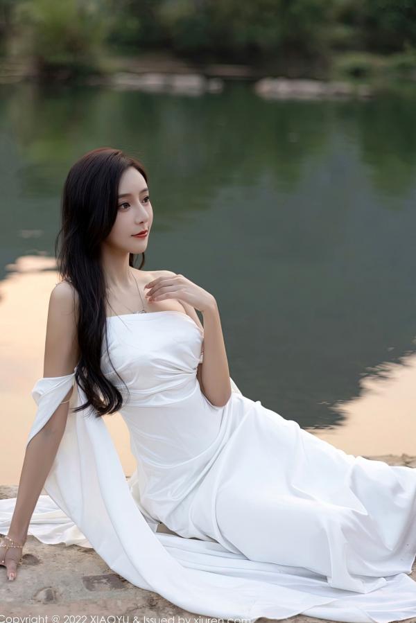 王馨瑶   XiaoYu语画界884期：王馨瑶Yanni杭州旅拍，夜色泳池与室内私房，身着白色蕾丝内衣与吊带丝袜，尽显纯欲风情，完美身材曲线演绎极致魅惑，无圣光大尺度第15张图片