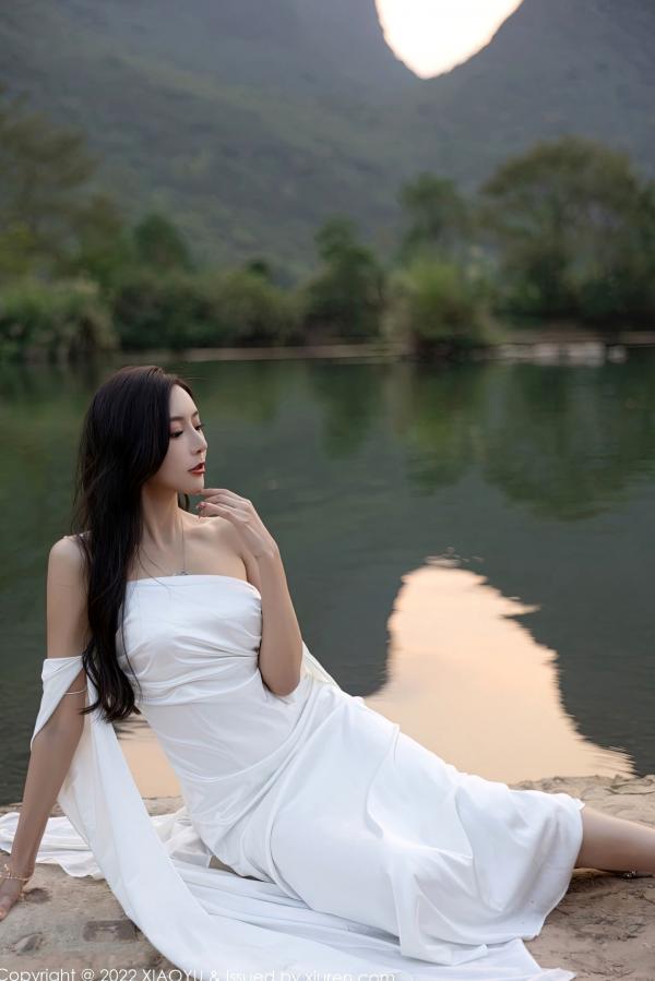 王馨瑶   XiaoYu语画界884期：王馨瑶Yanni杭州旅拍，夜色泳池与室内私房，身着白色蕾丝内衣与吊带丝袜，尽显纯欲风情，完美身材曲线演绎极致魅惑，无圣光大尺度第16张图片