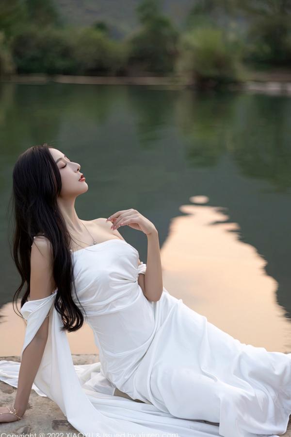 王馨瑶   XiaoYu语画界884期：王馨瑶Yanni杭州旅拍，夜色泳池与室内私房，身着白色蕾丝内衣与吊带丝袜，尽显纯欲风情，完美身材曲线演绎极致魅惑，无圣光大尺度第17张图片