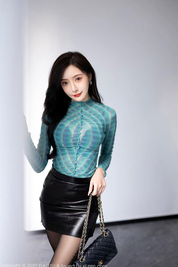 王馨瑶   语画界-王馨瑶Yanni-杭州高端旅拍写真：极致黑色内衣搭配个性刻度黑丝，展现撩人曲线，冷艳御姐风范，带给你大尺度视觉享受第17张图片