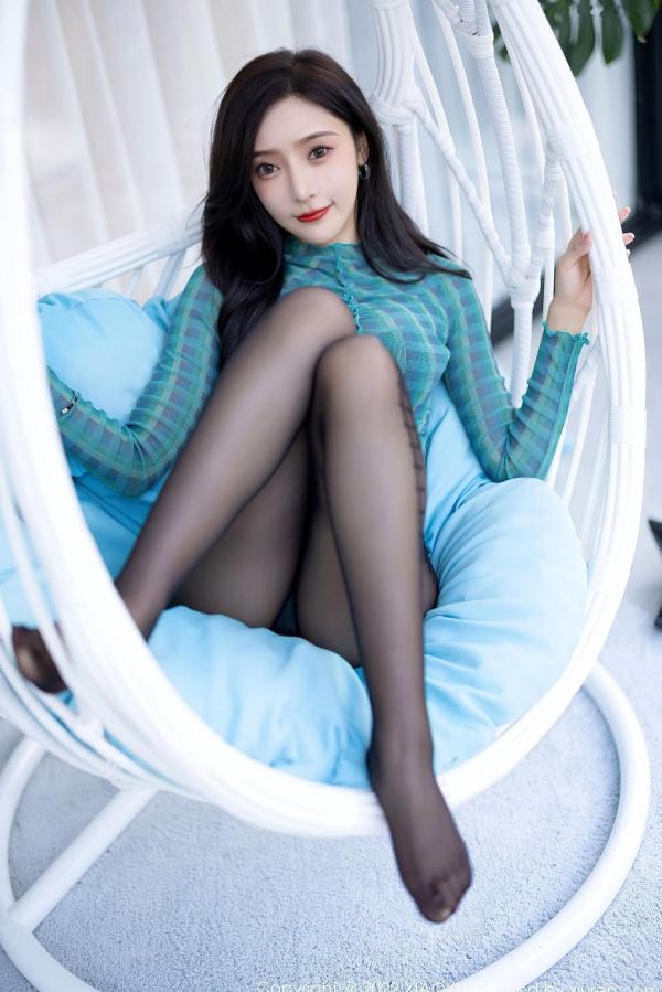 王馨瑶   语画界-王馨瑶Yanni-杭州高端旅拍写真：极致黑色内衣搭配个性刻度黑丝，展现撩人曲线，冷艳御姐风范，带给你大尺度视觉享受第32张图片