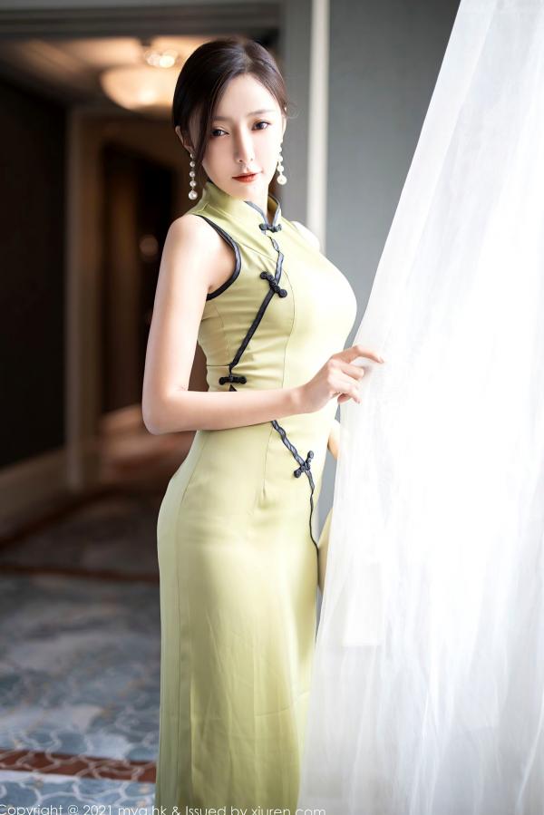王馨瑶   MyGirl美媛馆王馨瑶Yanni江浙沪旅拍，淡绿旗袍典雅端庄，浅灰内衣私房照秀曼妙曲线，修长美腿极致诱惑，尽显性感尤物气质，无圣光大尺度写真第6张图片
