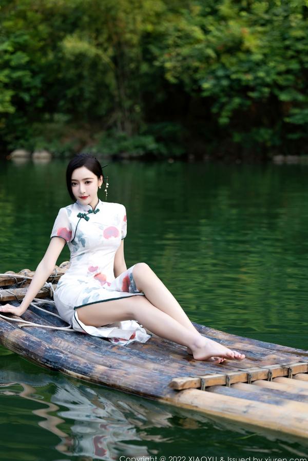 王馨瑶   XiaoYu语画界-872-王馨瑶-杭州旅拍：古典旗袍与性感蕾丝私房照，曼妙身姿尽显诱惑美腿，高颜值气质女神佳作第1张图片