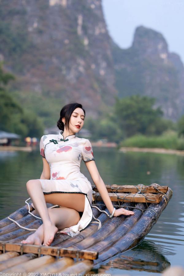 王馨瑶   XiaoYu语画界-872-王馨瑶-杭州旅拍：古典旗袍与性感蕾丝私房照，曼妙身姿尽显诱惑美腿，高颜值气质女神佳作第16张图片