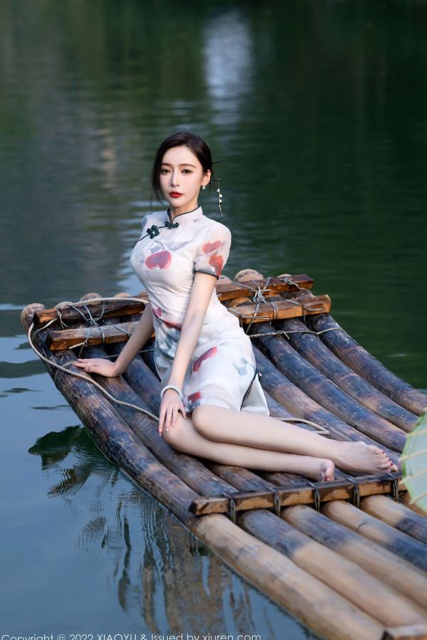 王馨瑶   XiaoYu语画界-872-王馨瑶-杭州旅拍：古典旗袍与性感蕾丝私房照，曼妙身姿尽显诱惑美腿，高颜值气质女神佳作第21张图片