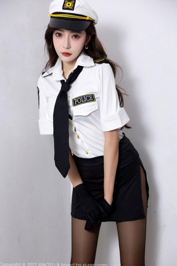 王馨瑶   XiaoYu语画界-867-王馨瑶Yanni-火辣女警官角色扮演，制服诱惑与破烂黑丝美腿，极致禁忌美学，无圣光大尺度写真第4张图片