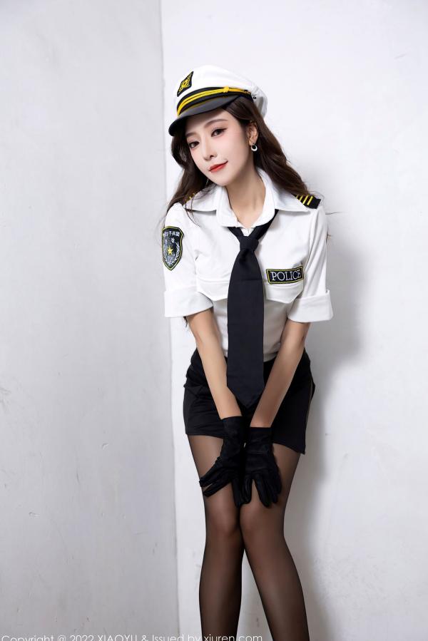 王馨瑶   XiaoYu语画界-867-王馨瑶Yanni-火辣女警官角色扮演，制服诱惑与破烂黑丝美腿，极致禁忌美学，无圣光大尺度写真第7张图片