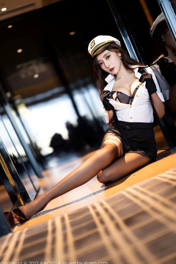 王馨瑶   XiaoYu语画界-867-王馨瑶Yanni-火辣女警官角色扮演，制服诱惑与破烂黑丝美腿，极致禁忌美学，无圣光大尺度写真第44张图片