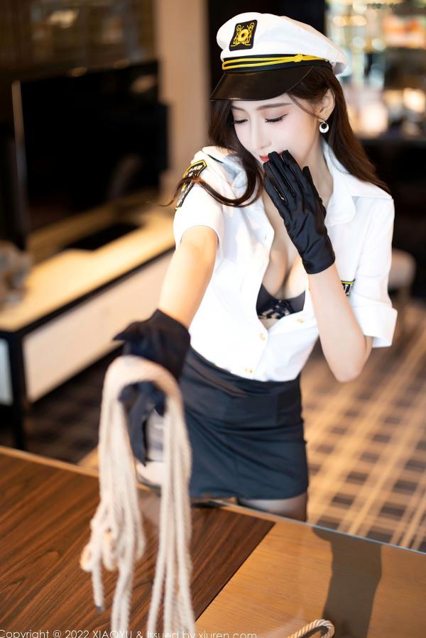 王馨瑶   XiaoYu语画界-867-王馨瑶Yanni-火辣女警官角色扮演，制服诱惑与破烂黑丝美腿，极致禁忌美学，无圣光大尺度写真第57张图片