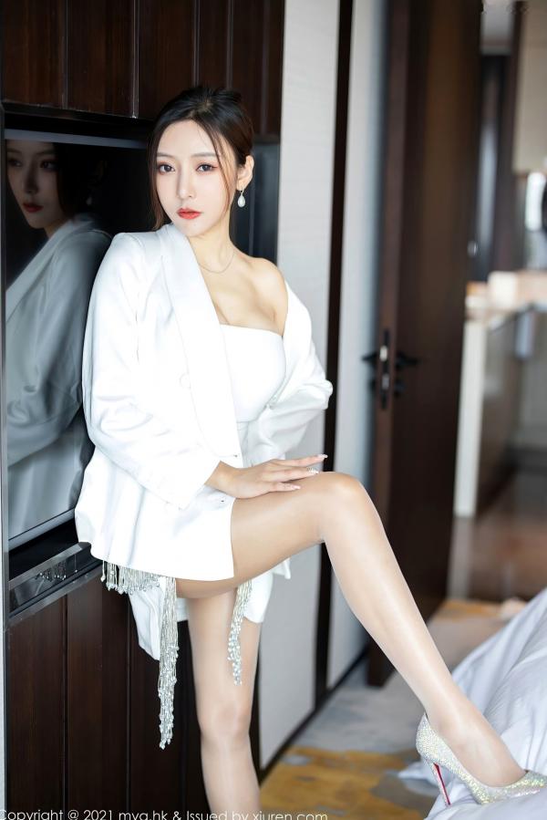 王馨瑶   MyGirl美媛馆-541-王馨瑶Yanni：纯白抹胸短裙与高跟鞋的优雅诱惑，完美身材展现知性御姐范儿第7张图片