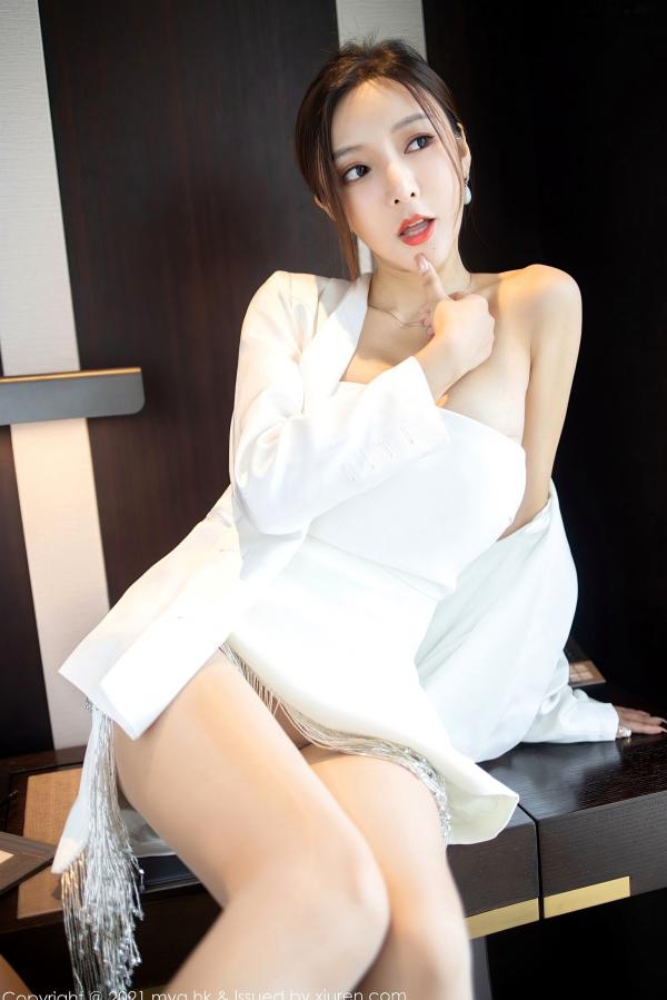 王馨瑶   MyGirl美媛馆-541-王馨瑶Yanni：纯白抹胸短裙与高跟鞋的优雅诱惑，完美身材展现知性御姐范儿第16张图片
