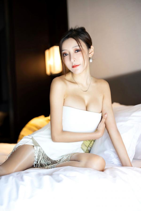 王馨瑶   MyGirl美媛馆-541-王馨瑶Yanni：纯白抹胸短裙与高跟鞋的优雅诱惑，完美身材展现知性御姐范儿第29张图片