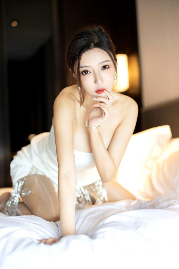 王馨瑶   MyGirl美媛馆-541-王馨瑶Yanni：纯白抹胸短裙与高跟鞋的优雅诱惑，完美身材展现知性御姐范儿第44张图片