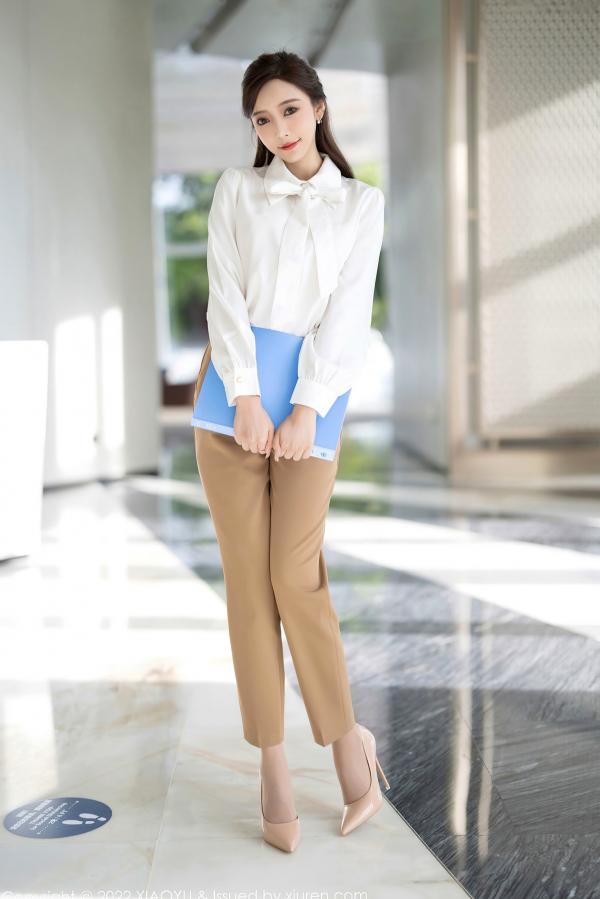 王馨瑶   XiaoYu语画界-852-王馨瑶：职场白衬衫与粉色内衣的极致诱惑，优雅干练与性感私房写真，无圣光大尺度呈现第9张图片
