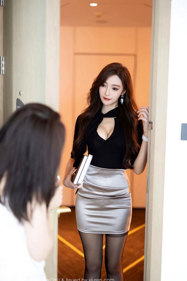 王馨瑶   XiaoYu语画界-843-王馨瑶Yanni-黑丝OL制服诱惑-高端职场风-黑色蕾丝内衣-高冷女神姿态写真第1张图片