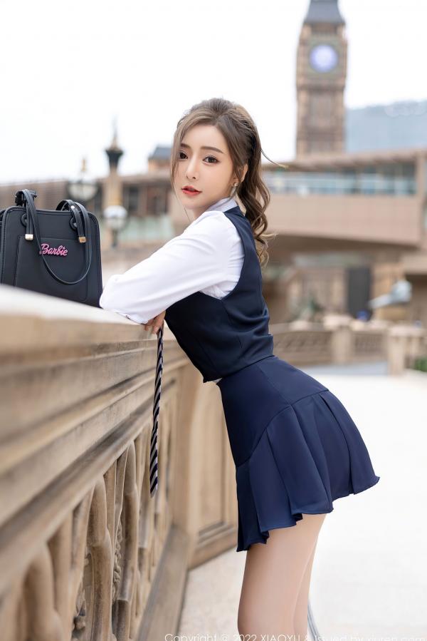 王馨瑶   XiaoYu语画界王馨瑶Yanni私房写真，解开白衬衫秀傲人曲线，搭配黑丝尽显御姐性感魅力，极品女神大尺度诱惑第13张图片