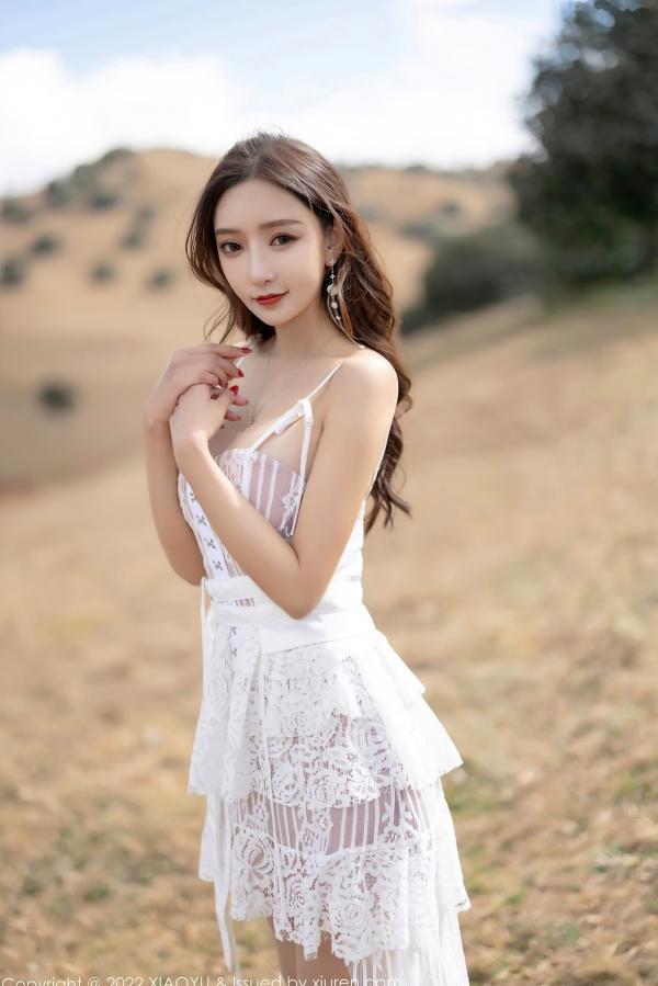王馨瑶   XiaoYu语画界-754-王馨瑶-云南心愿旅拍粉色华衣裹身，户外白色蕾丝长裙野性写真，绝美气质大尺度私房照 - 无圣光第10张图片
