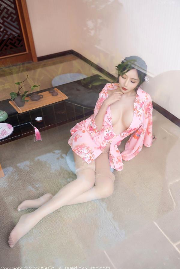 王馨瑶   XiaoYu语画界-754-王馨瑶-云南心愿旅拍粉色华衣裹身，户外白色蕾丝长裙野性写真，绝美气质大尺度私房照 - 无圣光第36张图片