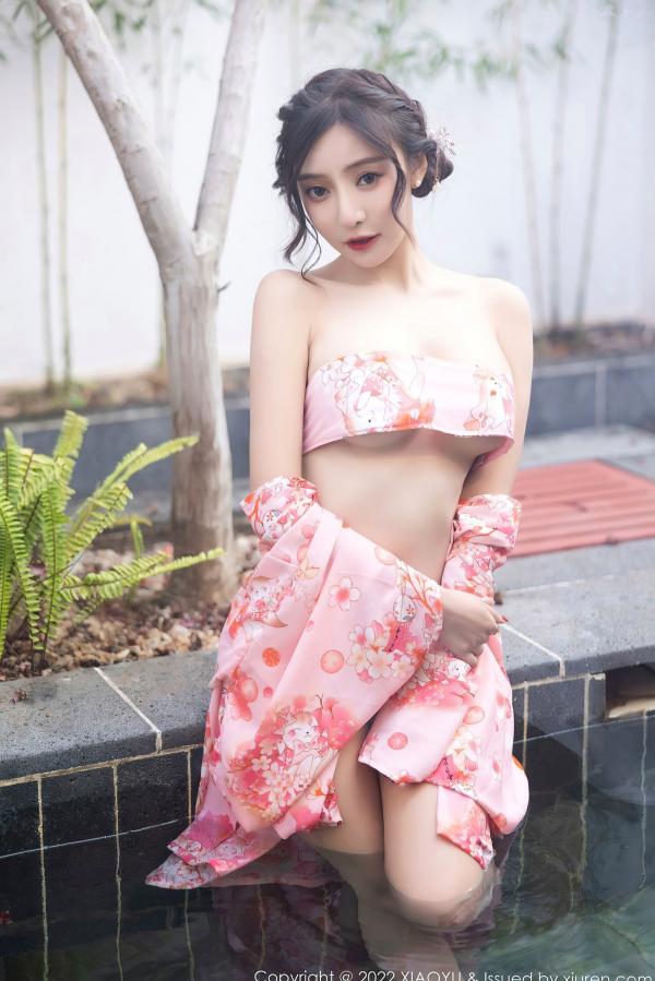 王馨瑶   XiaoYu语画界-754-王馨瑶-云南心愿旅拍粉色华衣裹身，户外白色蕾丝长裙野性写真，绝美气质大尺度私房照 - 无圣光第54张图片