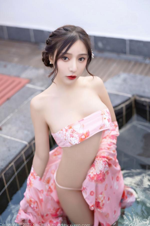 王馨瑶   XiaoYu语画界-754-王馨瑶-云南心愿旅拍粉色华衣裹身，户外白色蕾丝长裙野性写真，绝美气质大尺度私房照 - 无圣光第57张图片