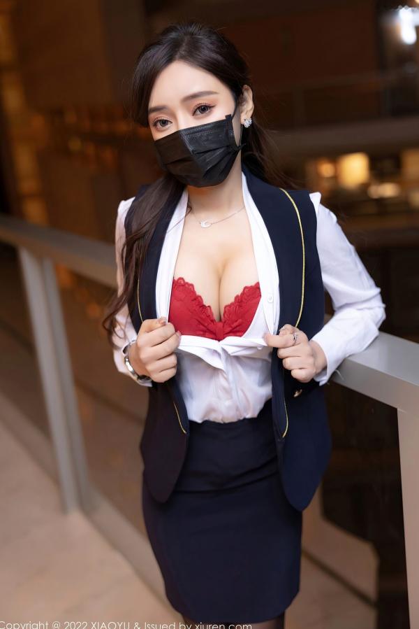 王馨瑶   XiaoYu语画界-743-王馨瑶Yanni惠州旅拍：OL职业装混搭红色蕾丝内衣，黑丝美腿诱惑写真，无圣光大尺度呈现第29张图片