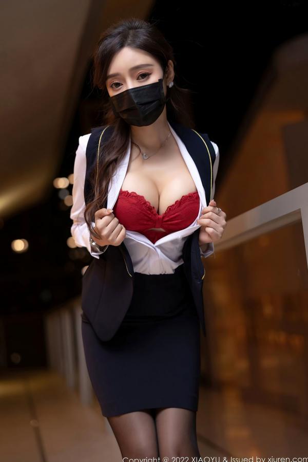 王馨瑶   XiaoYu语画界-743-王馨瑶Yanni惠州旅拍：OL职业装混搭红色蕾丝内衣，黑丝美腿诱惑写真，无圣光大尺度呈现第32张图片