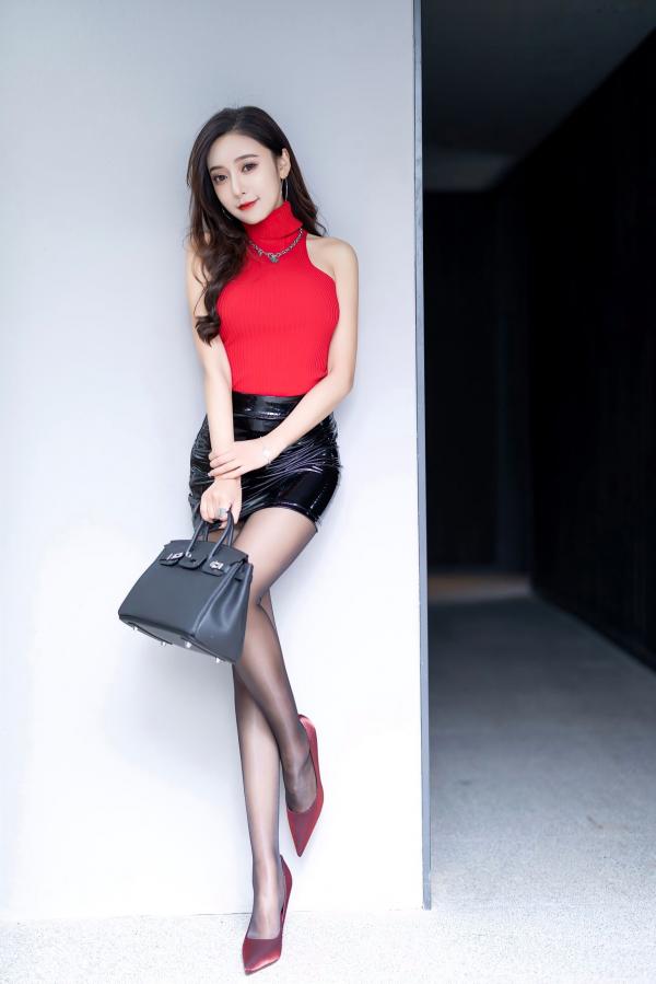 王馨瑶   XiaoYu语画界-723-王馨瑶Yanni-惠州旅拍红色高领装配黑丝-私房唯美诱惑写真-2022.02.24-无圣光大尺度第7张图片